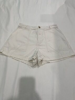 Universal Thread Cream High-Waist Patch Pocket Shorts
